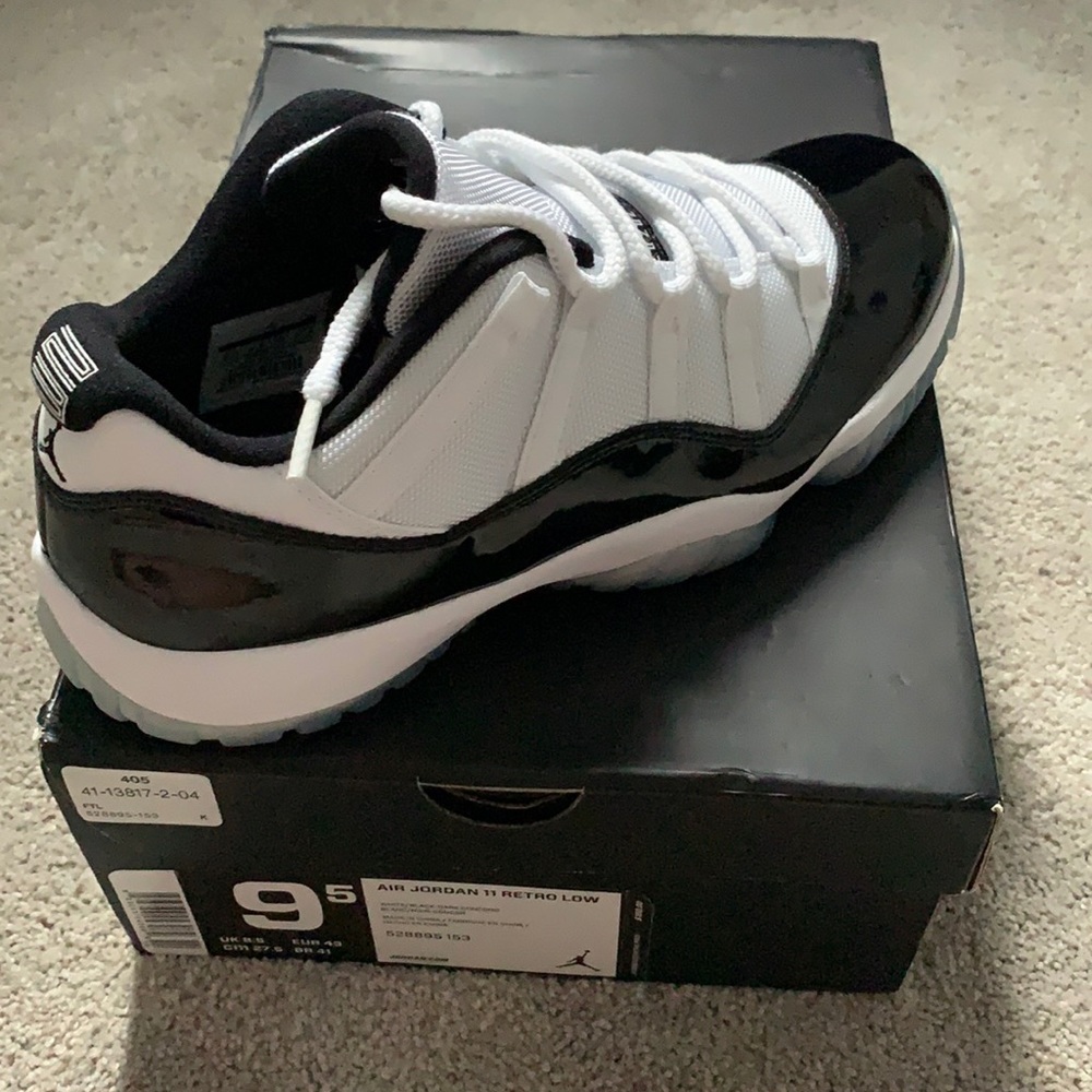 Air Jordan xi low concord **right shoe only**